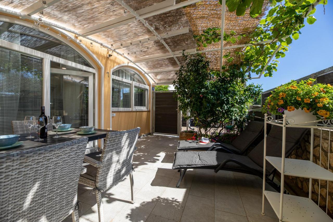 Apartment Pansion Tina *